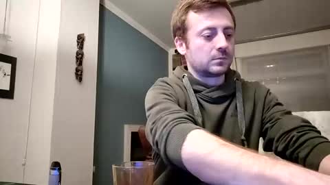 snoecks online show from March 27, 10:33 pm