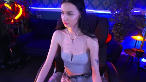 Snapshot of snow_whiteeex chatting on February 4, 10:00 am snow_whiteeex online show from February 4, 10:00 am