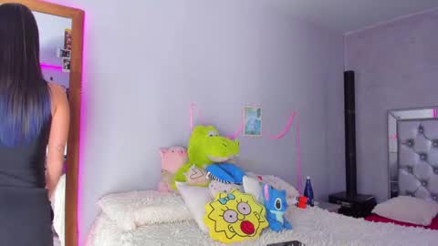 snowbabyxox online show from March 6, 6:05 pm