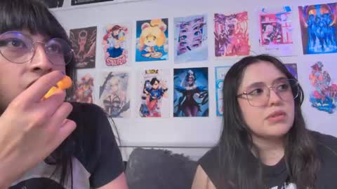Snow and Bubble online show from June 8, 1:28 am
