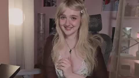 Ellie online show from July 31, 6:03 am