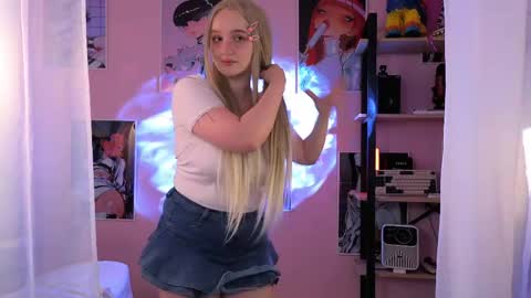 Ellie online show from May 5, 5:36 am