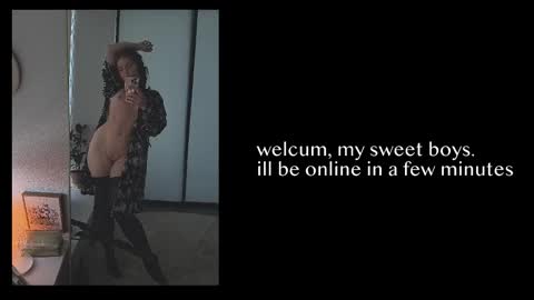 Julia    online show from February 6, 11:07 pm