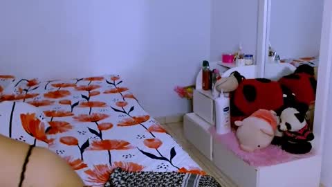 Snapshot of sofia_mark20 chatting on February 17, 11:43 pm Sofia  online show from February 17, 11:43 pm