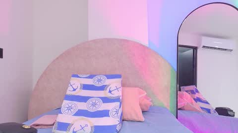 Sofia online show from November 25, 3:05 am