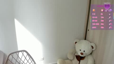 sofia_rivers_ online show from April 17, 2:08 pm