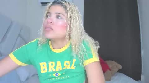 sofiacastillo01 online show from February 20, 2:41 pm