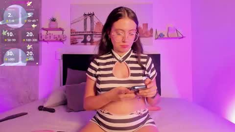 sofialujan_ online show from February 17, 12:20 am