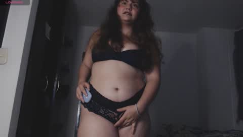 sofiamooon_ online show from October 22, 9:45 am