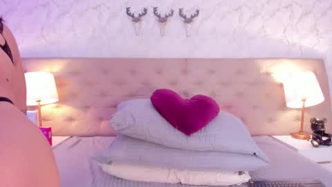 SofiaReyees online show from January 9, 2:33 pm