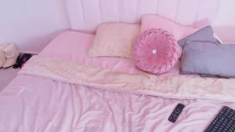 Sofia Stanley online show from June 5, 11:59 am