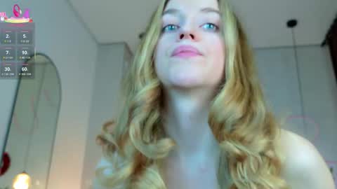 softdreamer_ online show from December 21, 2:12 pm