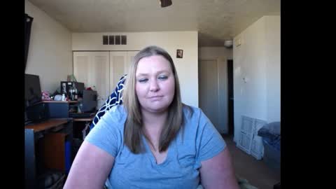 Snapshot of softerpeaches chatting on December 31, 8:56 pm Rose online show from December 31, 8:56 pm