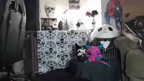 Snapshot of softgothprincess chatting on October 23, 3:19 am softgothprincess online show from October 23, 3:19 am