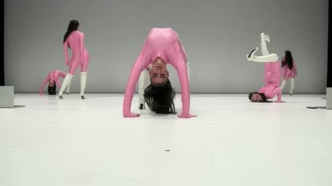 0La online show from November 12, 7:27 pm