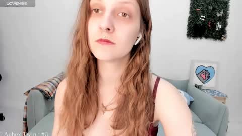 Snapshot of solaralice chatting on February 9, 8:24 pm SolarAlice online show from February 9, 8:24 pm