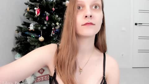 Snapshot of solaralice chatting on December 7, 9:28 pm SolarAlice online show from December 7, 9:28 pm