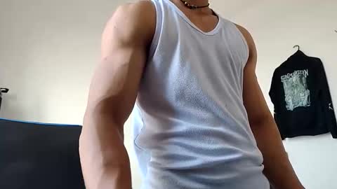 Hi Im Weller Check my Bio  online show from March 13, 9:51 pm