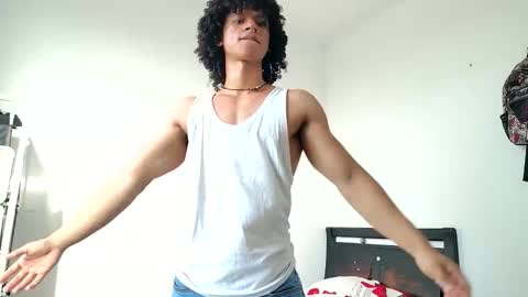 Hi Im Weller Check my Bio  online show from May 6, 9:32 pm