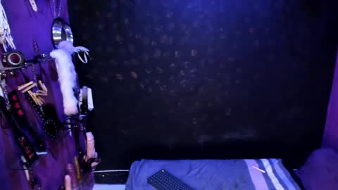 Snapshot of sommer_alexa chatting on February 13, 8:13 pm Alexa online show from February 13, 8:13 pm