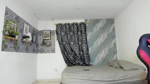 son_hades online show from April 12, 7:45 am