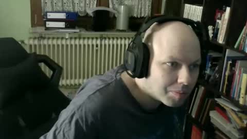 Tom online show from February 22, 8:44 pm