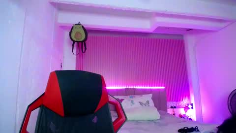 sonic_jess07 online show from March 25, 8:43 am