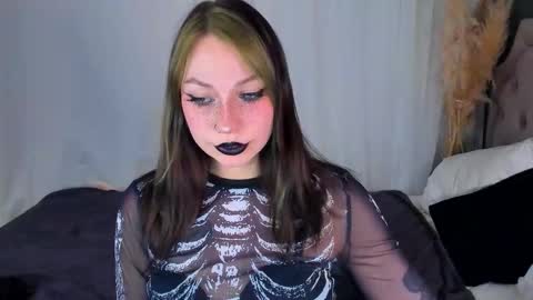 Your ghost wife online show from February 1, 6:27 pm