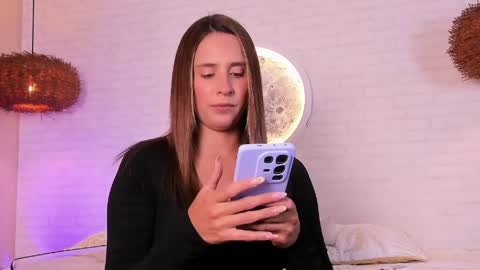 sophi_cooper29 online show from April 4, 10:39 pm