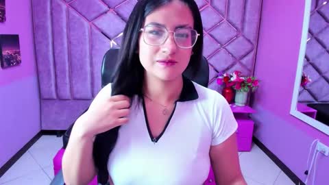 sophi_hardd online show from March 22, 4:00 pm