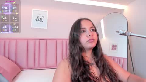 Snapshot of sophia_vivas chatting on October 14, 8:34 pm SHOPIA online show from October 14, 8:34 pm