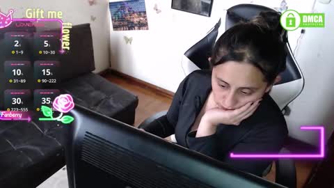 sophiaa_vega_ online show from October 30, 7:25 pm