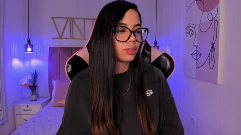 Sophie Hill  online show from October 18, 8:57 pm