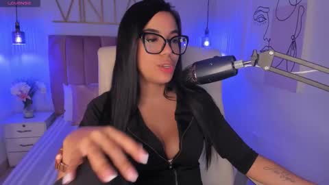 Sophie Hill  online show from November 8, 8:23 pm