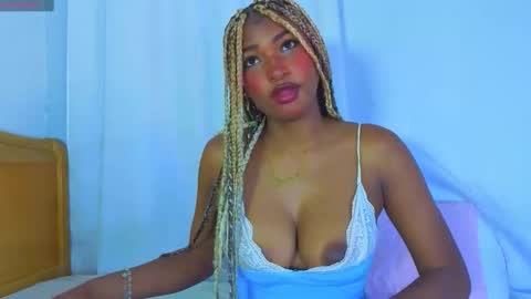 Sophie online show from March 13, 6:33 pm