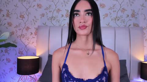 Snapshot of sophie_deargb chatting on January 23, 8:02 pm Sofia santodomingo online show from January 23, 8:02 pm
