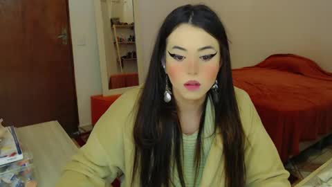 Sophie Fantasys online show from June 8, 1:00 am
