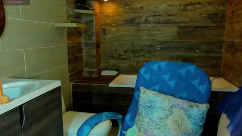 S O P H I E  online show from September 24, 8:04 pm