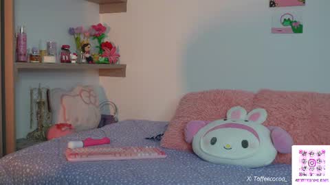 Sophie or Sof online show from June 9, 1:39 am