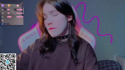 sophie_nomenal_ online show from May 5, 5:51 pm