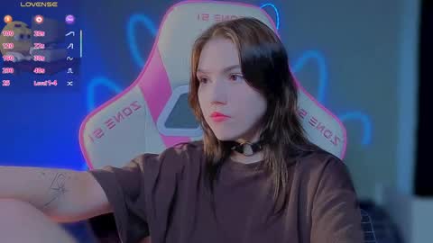 sophie_nomenal_ online show from May 22, 3:08 pm