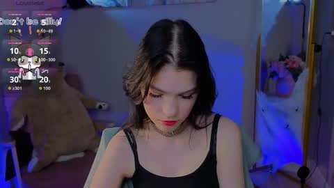 sophie_nomenal_ online show from October 27, 6:02 am