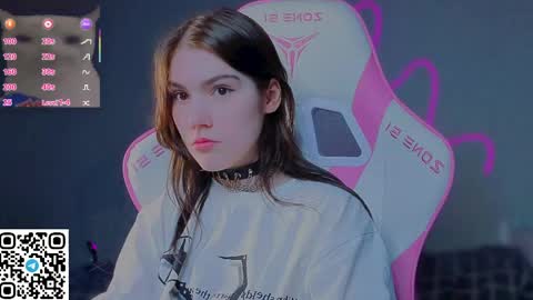 sophie_nomenal_ online show from May 4, 5:19 pm
