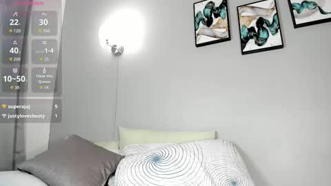 sophie_w1 online show from February 11, 1:37 pm