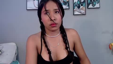 sophie_w1 online show from August 8, 12:15 pm