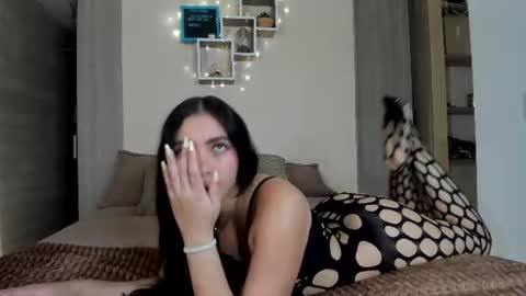 sophiebellucci online show from July 6, 2:52 am