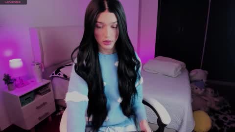    online show from November 18, 8:28 am