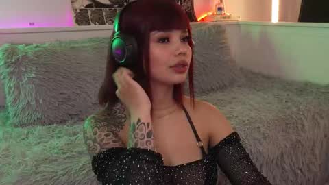 Sophiee  online show from December 3, 9:26 pm