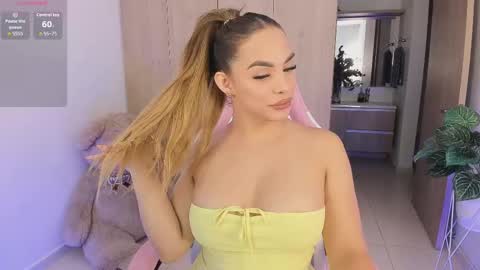Snapshot of sophiehoney_ts chatting on October 2, 1:21 pm SAMANTHA online show from October 2, 1:21 pm