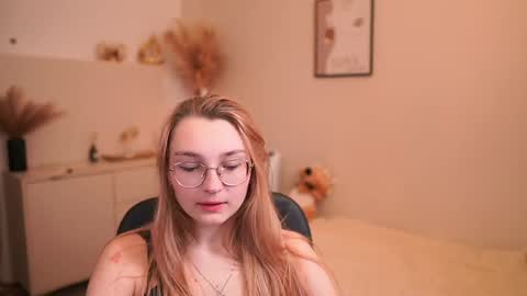 Emma online show from May 21, 1:28 pm